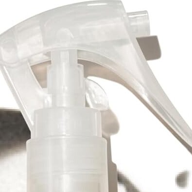 margot vance prepping her hair with the no. 0 intensive bond building treatment to repair structural integrity